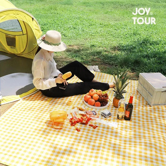 Foldable Outdoor Picnic Pad – Waterproof &amp; Lightweight Beach Mat